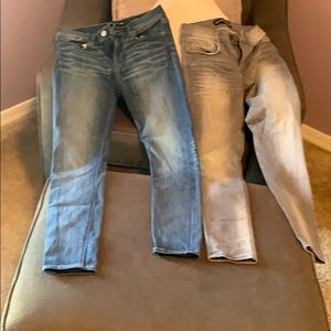 SOLD 💛2 pairs of Express jeans size 6R 💛SOLD